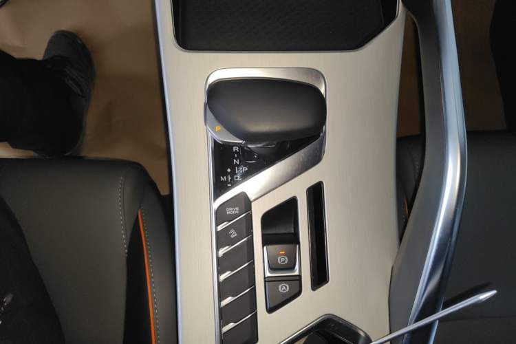 Used Geely Auto Coolray 2023 1.5T DCT Platinum Edition Gear Lever