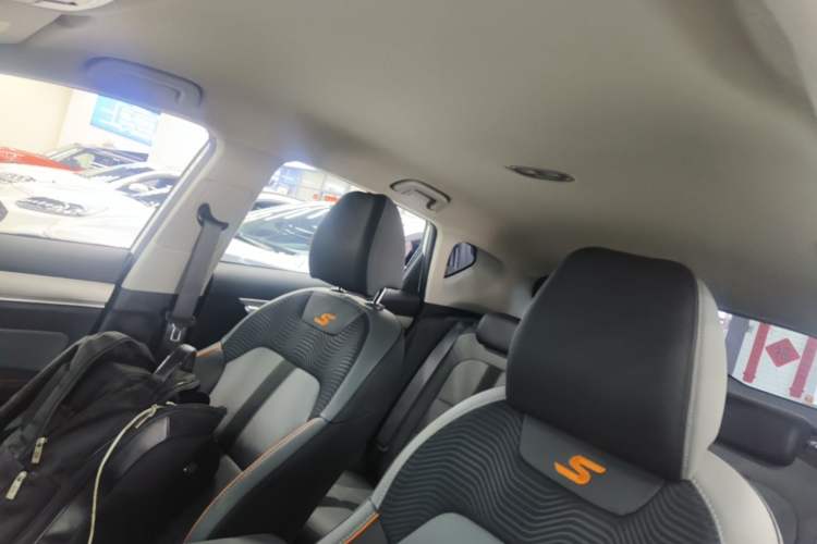 Used Geely Auto Coolray 2023 1.5T DCT Diamond Edition Headliner