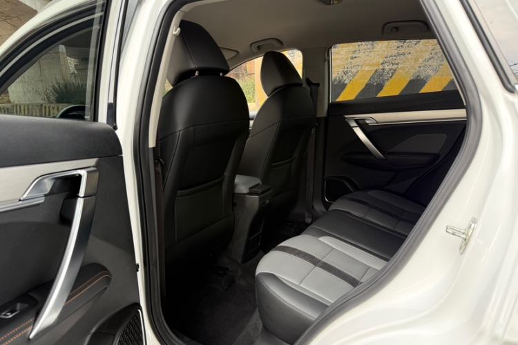 Used Geely Auto Coolray 2023 1.5T DCT Platinum Edition Interior 2