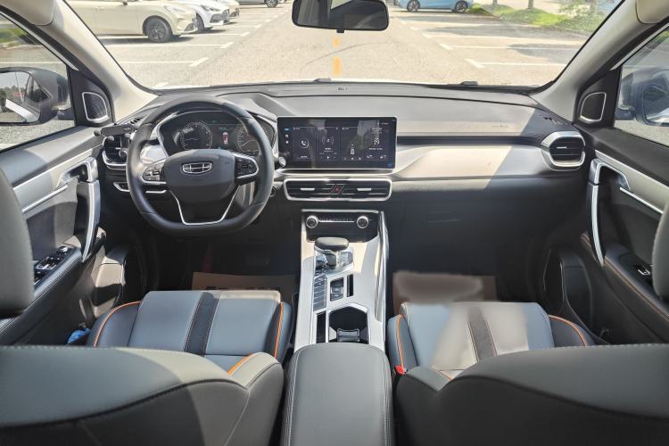 Used Geely Auto Coolray 2023 1.5T DCT Platinum Edition Interior 2