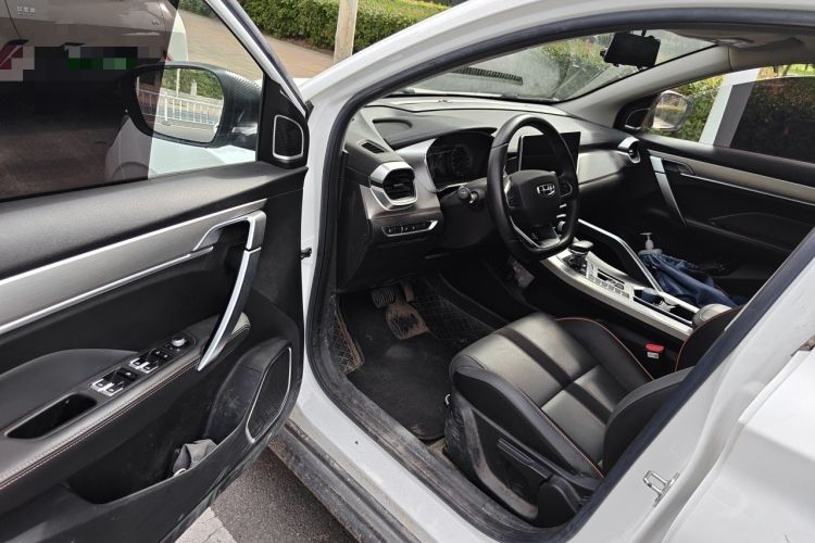 Used Geely Auto Coolray 2023 1.5T DCT Platinum Edition Interior 3