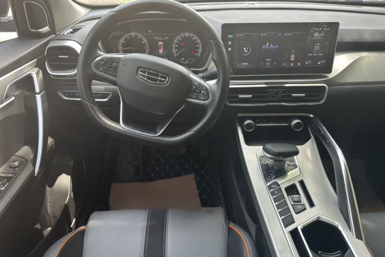 Used Geely Auto Coolray 2023 1.5T DCT Platinum Edition Interior 3