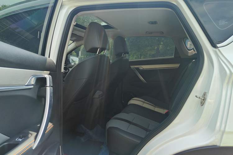 Used Geely Auto Coolray 2023 1.5T DCT Platinum Edition Interior 4