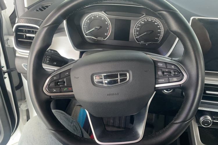 Used Geely Auto Coolray 2023 1.5T DCT Platinum Edition Interior 4