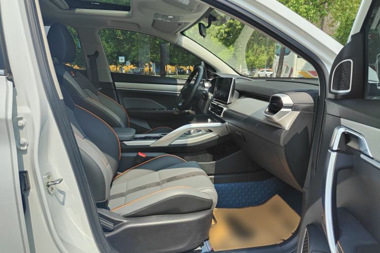 Used Geely Auto Coolray 2023 1.5T DCT Platinum Edition Interior 5