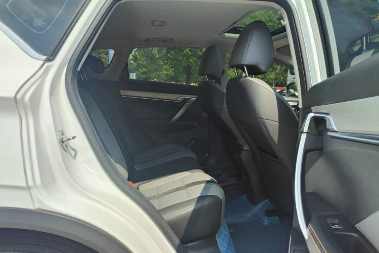 Used Geely Auto Coolray 2023 1.5T DCT Platinum Edition Interior 6