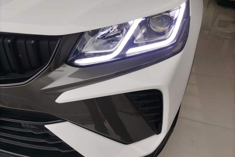 Used Geely Auto Coolray 2023 1.5T DCT Platinum Edition Left Front Headlight