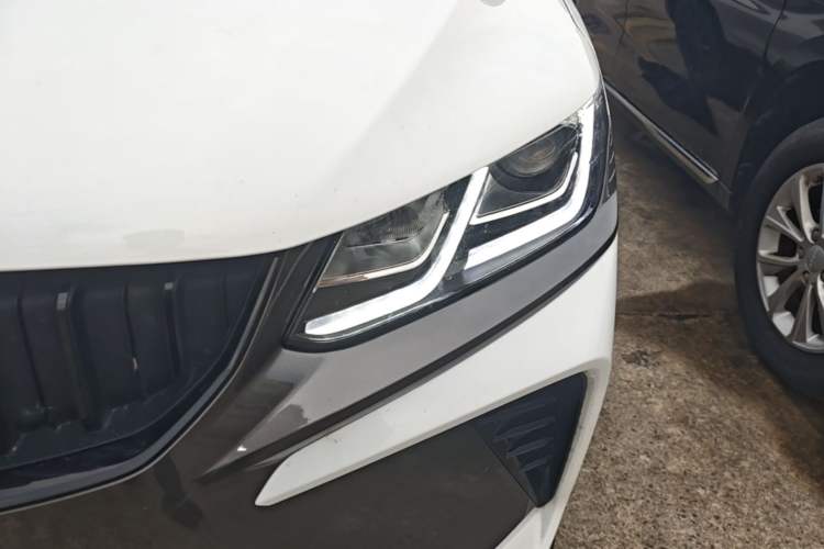Used Geely Auto Coolray 2023 1.5T DCT Diamond Edition Left Front Headlight