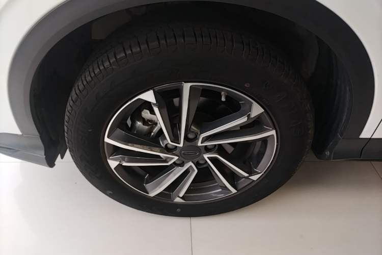 Used Geely Auto Coolray 2023 1.5T DCT Platinum Edition Left Front Wheel Hub