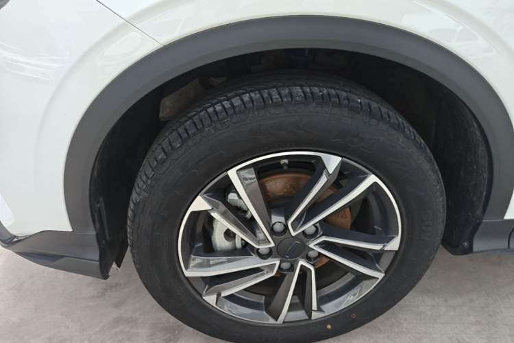 Used Geely Auto Coolray 2023 1.5T DCT Platinum Edition Left Front Wheel Hub