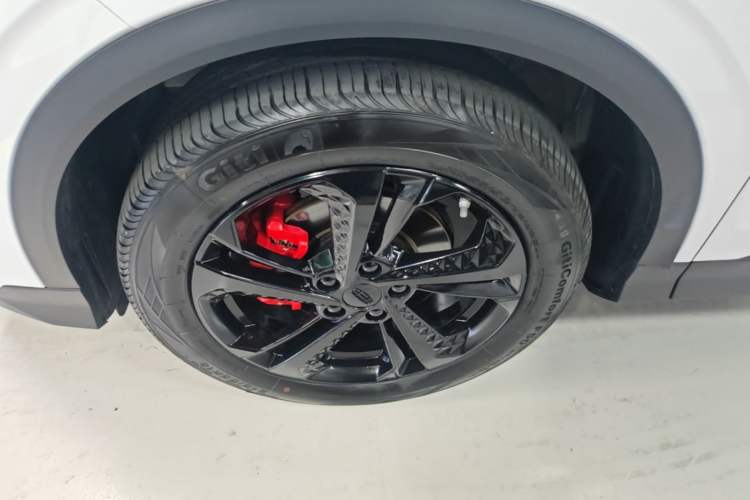 Used Geely Auto Coolray 2023 Bin Yue COOL 1.5TD DCT Champion Edition Left Front Wheel Hub