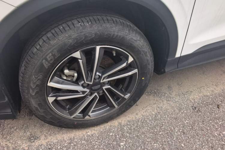 Used Geely Auto Coolray 2023 1.5T DCT Platinum Edition Left Front Wheel Hub