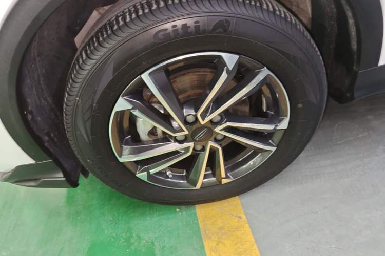 Used Geely Auto Coolray 2023 1.5T DCT Platinum Edition Left Front Wheel Hub