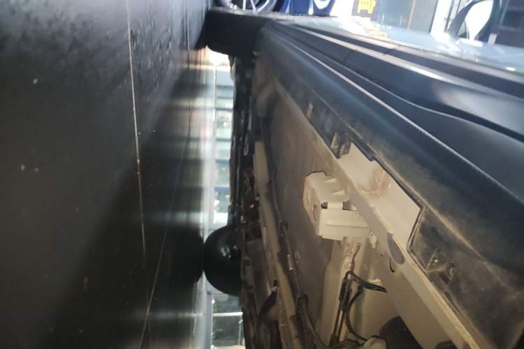 Used Geely Auto Coolray 2023 1.5T DCT Platinum Edition Left Side Sill