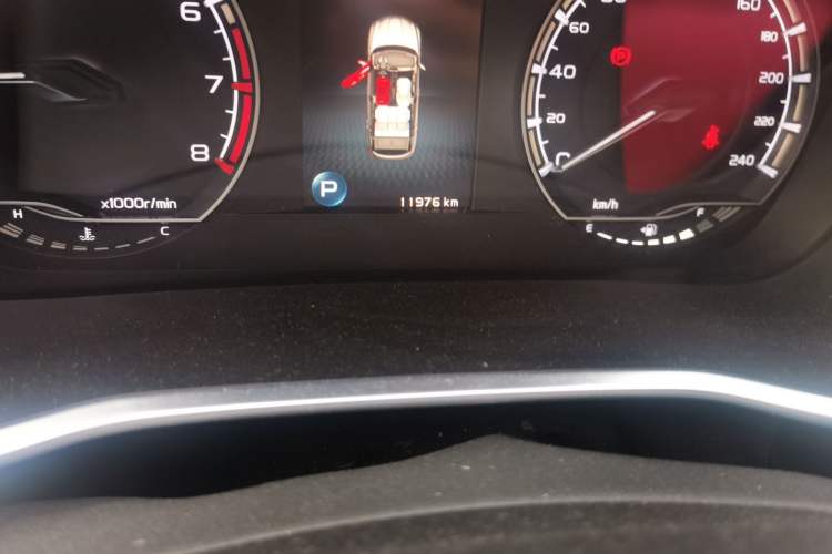 Used Geely Auto Coolray 2023 1.5T DCT Platinum Edition Odometer Close Up