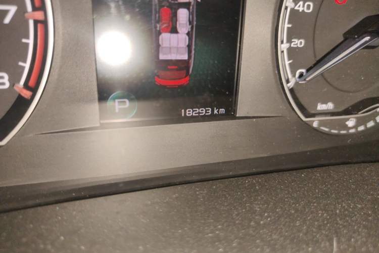 Used Geely Auto Coolray 2023 1.5T DCT Platinum Edition Odometer Close Up