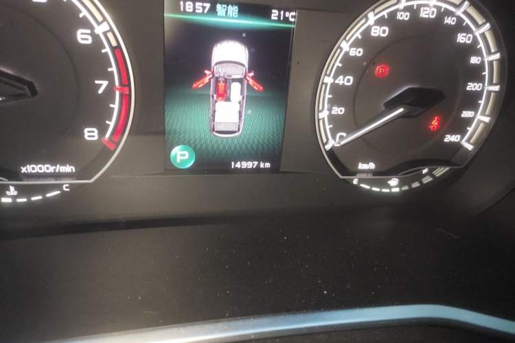 Used Geely Auto Coolray 2023 1.5T DCT Platinum Edition Odometer Close Up