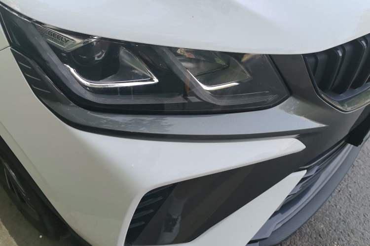 Used Geely Auto Coolray 2023 1.5T DCT Platinum Edition Right Front Headlight