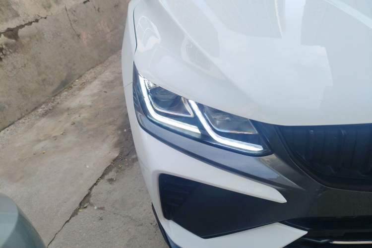 Used Geely Auto Coolray 2023 1.5T DCT Platinum Edition Right Front Headlight