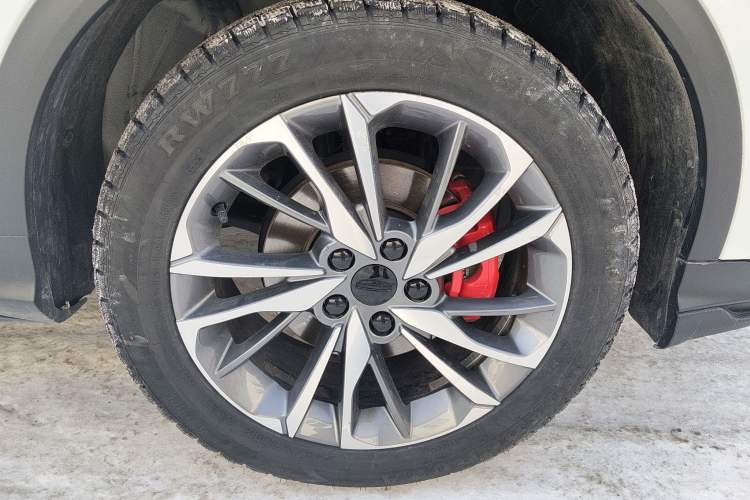 Used Geely Auto Coolray 2023 1.5T DCT Diamond Edition Right Front Wheel Hub