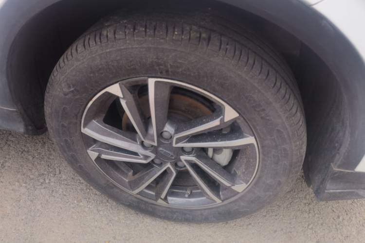 Used Geely Auto Coolray 2023 1.5T DCT Platinum Edition Right Front Wheel Hub