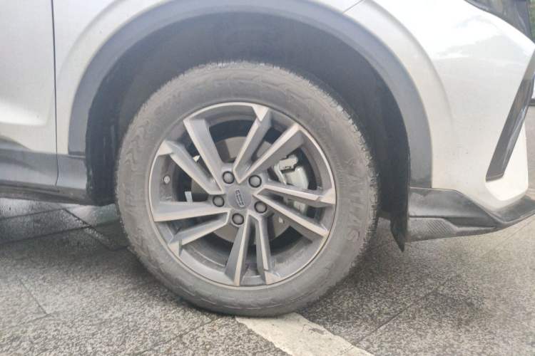 Used Geely Auto Coolray 2023 1.5T DCT Platinum Edition Right Front Wheel Hub