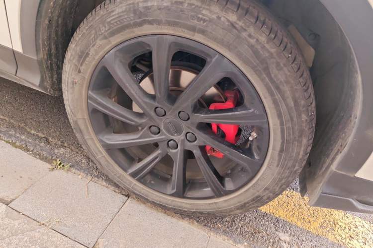 Used Geely Auto Coolray 2023 1.5T DCT Diamond Edition Right Front Wheel Hub