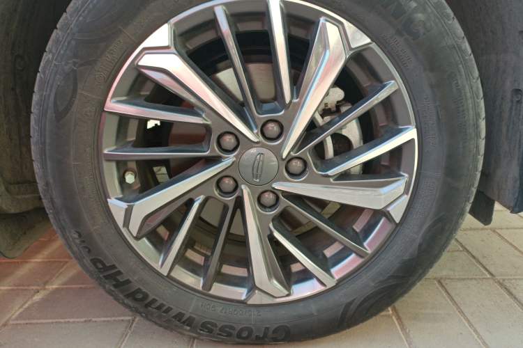 Used Geely Auto Coolray 2023 1.4T Manual Gold Edition Right Front Wheel Hub
