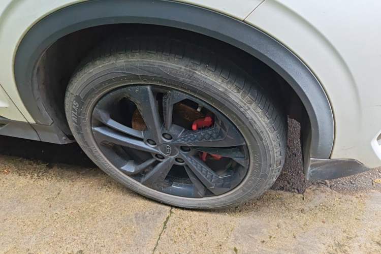 Used Geely Auto Coolray 2023 1.5T DCT Diamond Edition Right Front Wheel Hub