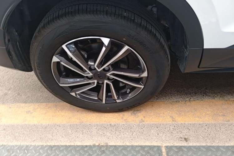 Used Geely Auto Coolray 2023 1.5T DCT Platinum Edition Right Rear Wheel Hub