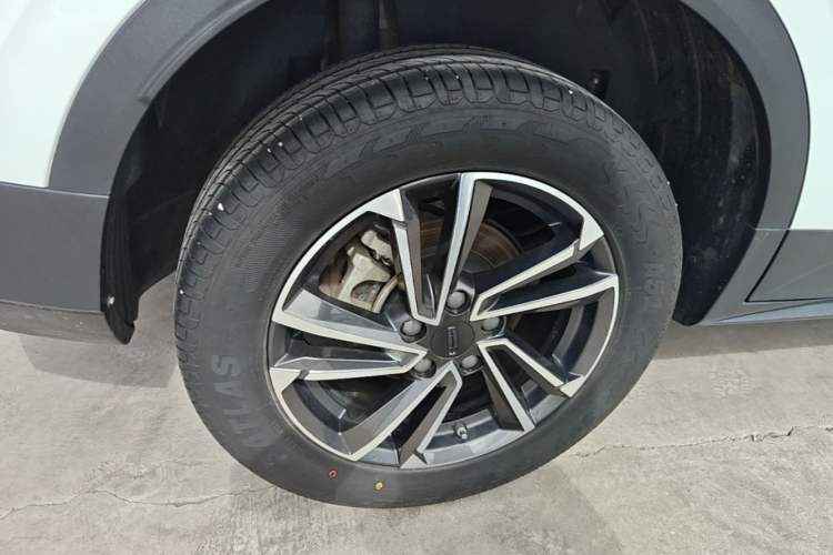 Used Geely Auto Coolray 2023 1.5T DCT Platinum Edition Right Rear Wheel Hub