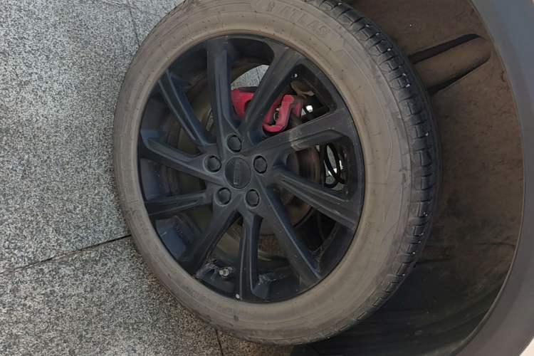 Used Geely Auto Coolray 2023 1.5T DCT Diamond Edition Right Rear Wheel Hub