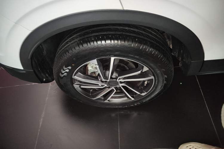 Used Geely Auto Coolray 2023 1.5T DCT Platinum Edition Right Rear Wheel Hub