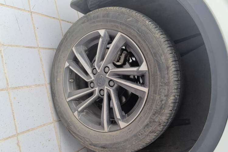 Used Geely Auto Coolray 2023 1.5T DCT Platinum Edition Right Rear Wheel Hub