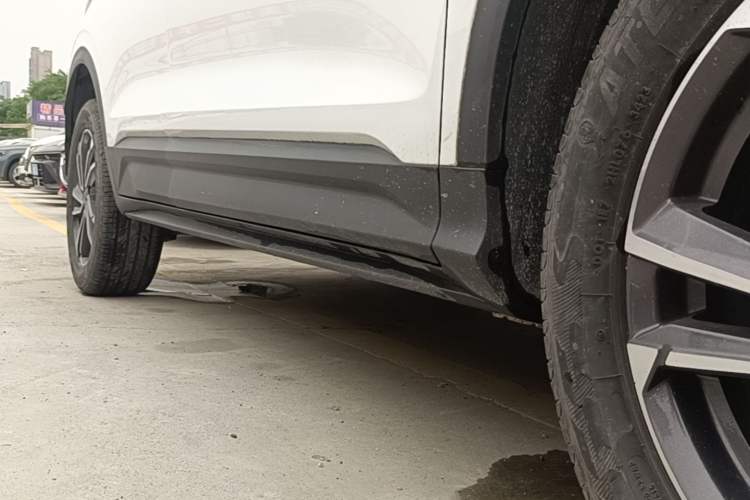 Used Geely Auto Coolray 2023 1.5T DCT Platinum Edition Right Side Sill