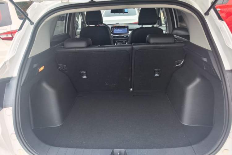 Used Geely Auto Coolray 2023 1.5T DCT Platinum Edition Trunk