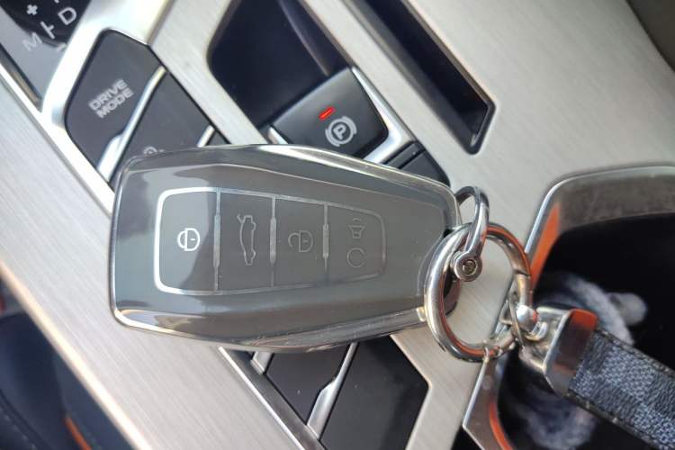Used Geely Auto Coolray 2023 1.5T DCT Platinum Edition Vehicle Key
