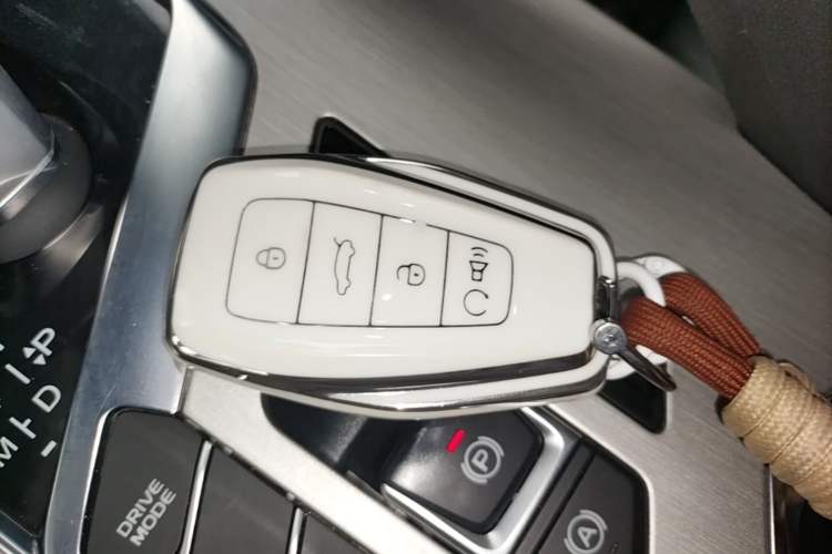 Used Geely Auto Coolray 2023 1.5T DCT Platinum Edition Vehicle Key