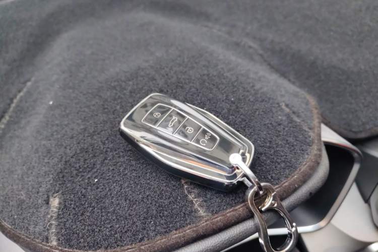 Used Geely Auto Coolray 2023 1.4T Manual Gold Edition Vehicle Key