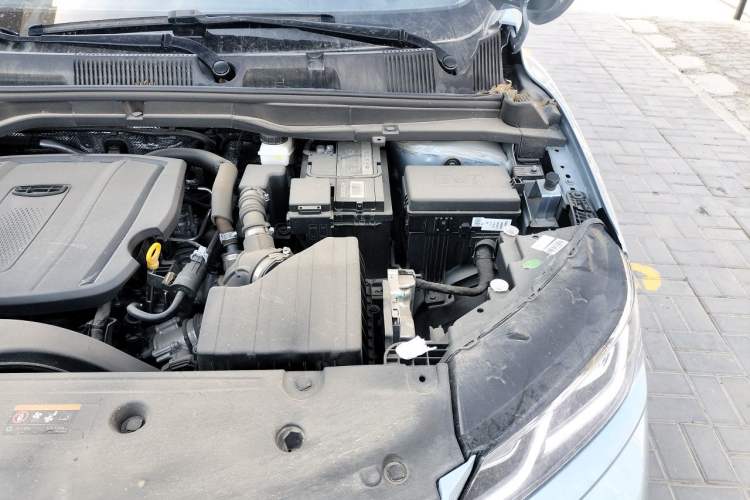 Used Geely Auto Coolray 2024 1.5T DCT Longteng Edition Engine Bay Left