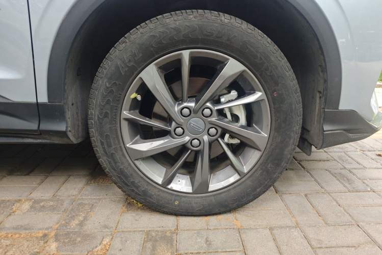 Used Geely Auto Coolray 2024 1.5T DCT Longteng Edition Right Front Wheel Hub