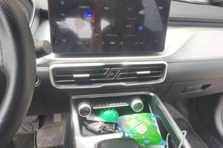 Used Geely Auto Coolray 2024 1.5T DCT Longteng Edition Audio And AC Panel