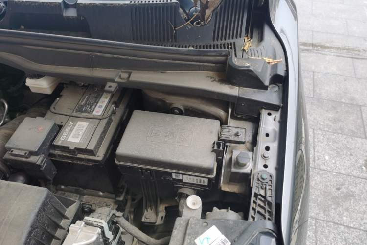Used Geely Auto Coolray 2024 1.5T DCT Longteng Edition Engine Bay Left