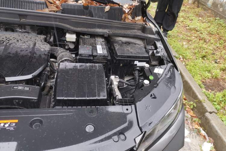 Used Geely Auto Coolray 2024 1.5T DCT Longteng Edition Engine Bay Left