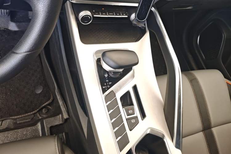 Used Geely Auto Coolray 2024 1.5T DCT Longteng Edition Gear Lever