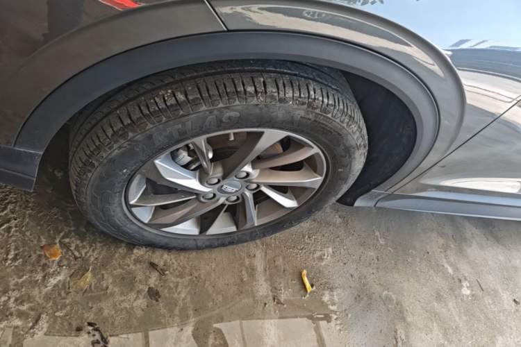 Used Geely Auto Coolray 2024 1.5T DCT Longteng Edition Left Front Wheel Hub