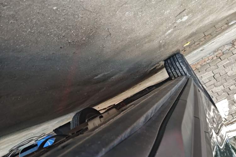 Used Geely Auto Coolray 2024 1.5T DCT Longteng Edition Left Side Sill