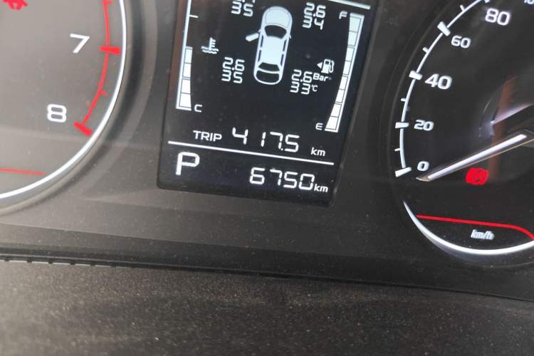 Used Geely Auto Coolray 2024 1.5T DCT Longteng Edition Odometer Close Up