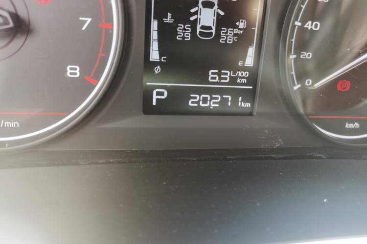 Used Geely Auto Coolray 2024 1.5T DCT Longteng Edition Odometer Close Up