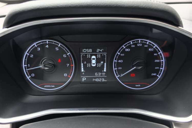 Used Geely Auto Coolray 2024 1.5T DCT Longteng Edition Odometer Close Up